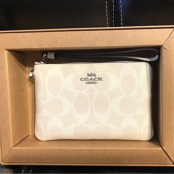 Coach Corner Zip Wristlet In Signature Canvas | Chalk Glacier White NWOT - Picture 1 of 2
